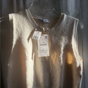 Zara Cream Sleeveless Knit Top with keyhole